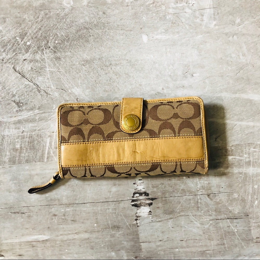 Coach Signature Wallet